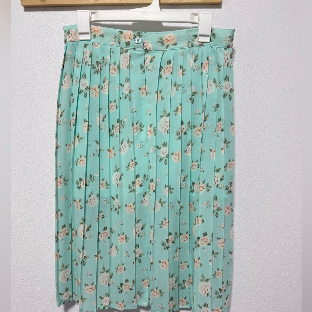 Floral Pleated A-Line Skirt in Mint Green